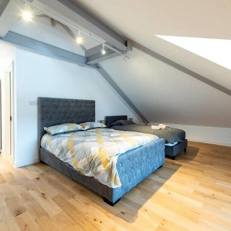 Bright And Big Apartment Uxbridge Exterior foto